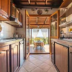 Villino Iris 8 Golf Is Molas