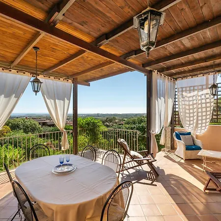 Villino Iris 8 Golf Is Molas
