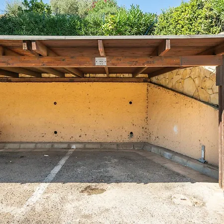 Villino Iris 8 Golf * Is Molas