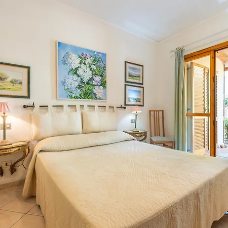 Holiday home Villino Iris 8 Golf Is Molas